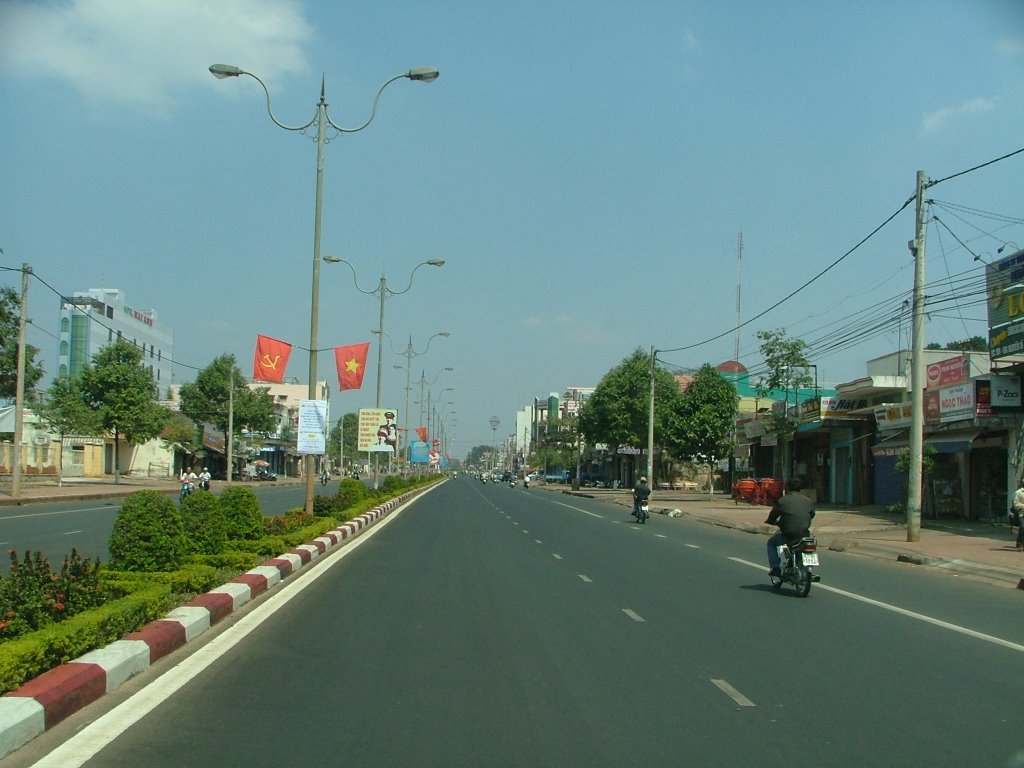 Thanh pho Buon Ma Thuot, Dak Lak, Viet Nam by amavinh