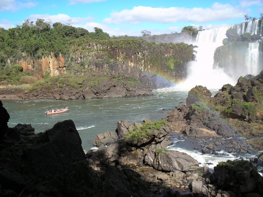 Cataratas del Iguazu, Argentina by Leonardo Bianco