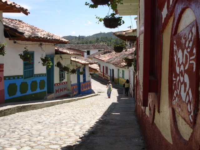 Zocalos en guatape by andres estrada