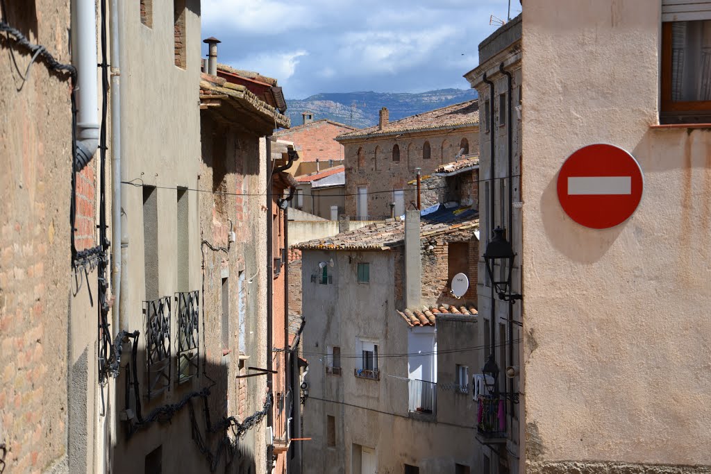 Bellmunt: carrer de la Font Vella, may.2013 by Can Tres