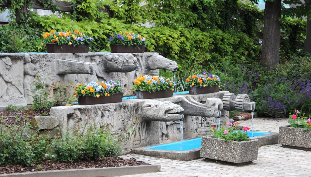 Bischberg-Trosdorf Dorfbrunnen by Contessa