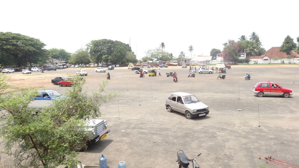 Recreation Ground & Car Park. ആലപ്പുഴ ஆலப்புழ ఆలప్పుజ్హ आलप्पुष़ा અલાપુઝા আলপ্পুলা ਆਲਪ੍ਪੁਲਾ الاپپجھا Αλαπούζα ආලප්පුල Alleppy 阿拉普扎- 알라 푸자 - アレッピー Aalappuzha - 1892 by dhanasekarangm