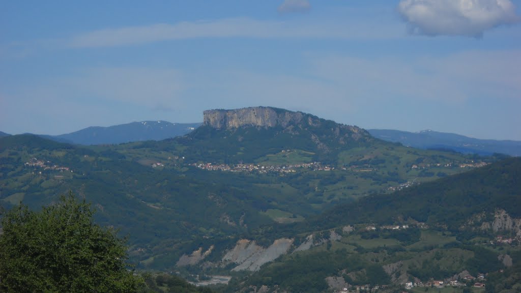 La Pietra di Bismantova vista da Montecroce by Nicchio