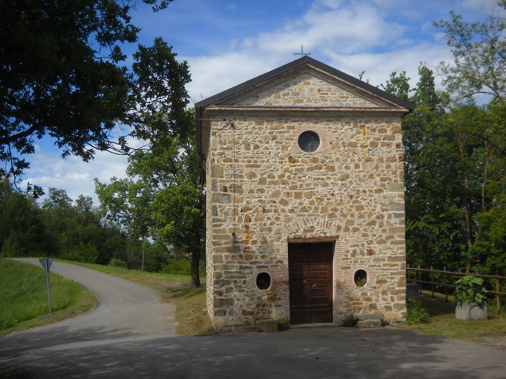 Montecroce: the church by Nicchio