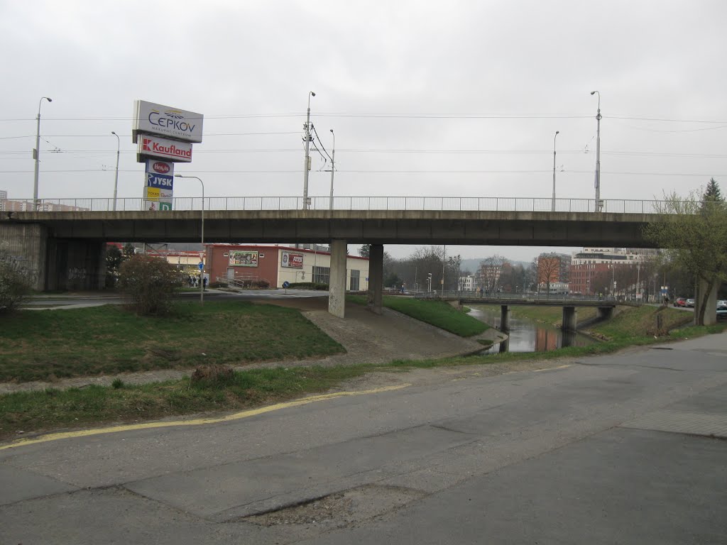 Zlín - nadjezd na Jižní Svahy,Čepkovský most,řeka Dřevnice by jantopek