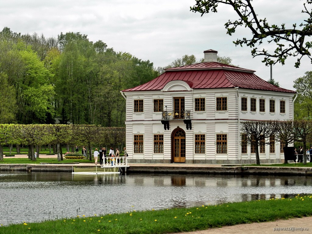 Russia Peterhof by Paparazzi Stas