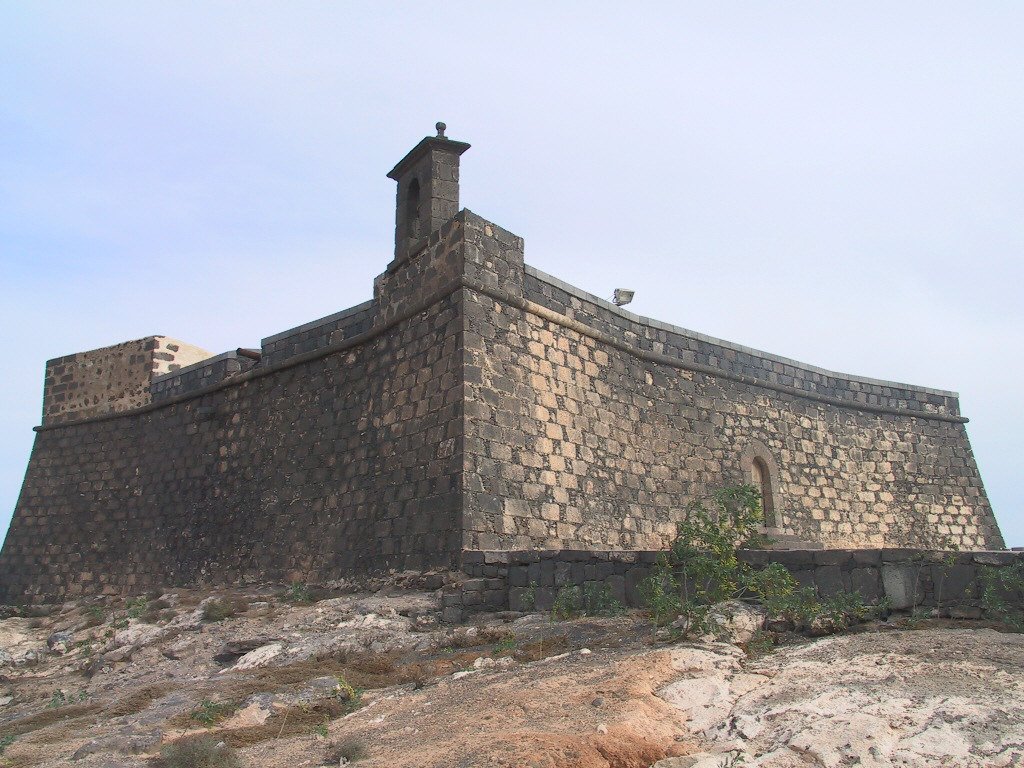 ARRECIFE - CASTILLO DE SAN GABRIEL by GREGORIO MIGUEL MORA…