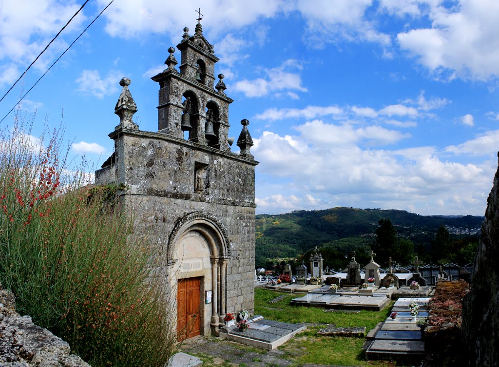 Iglesia de Ribela by Santiago Rguez