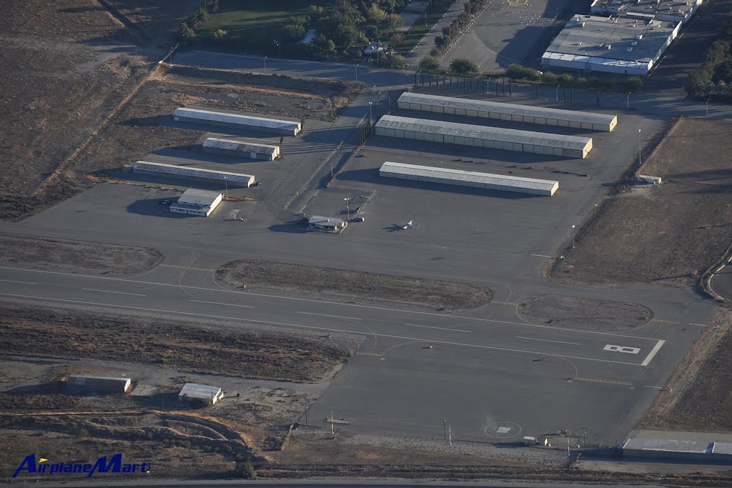 Banning Municipal Airport, CA - USA (BNG / KBNG) [Nov 2011] by AirplaneMart