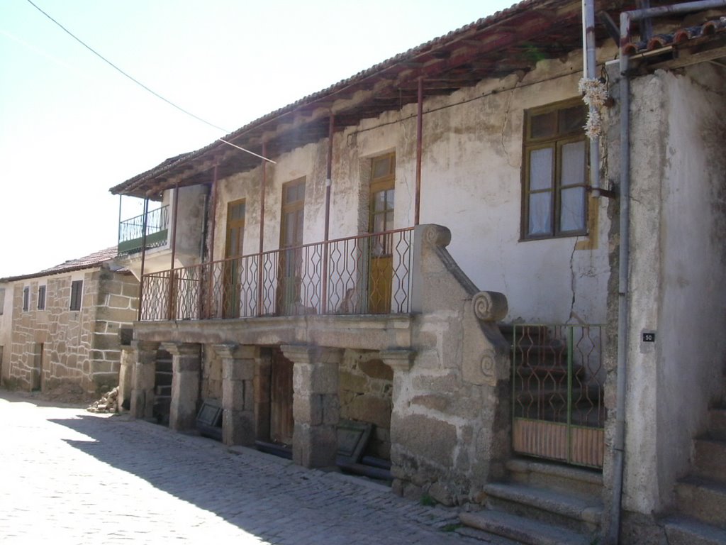 VALE DE SALGUEIRO - Vale de Salgueiro - ANTIGA CASA PAROQUIAL by Luís Aníbal Dias Lib…