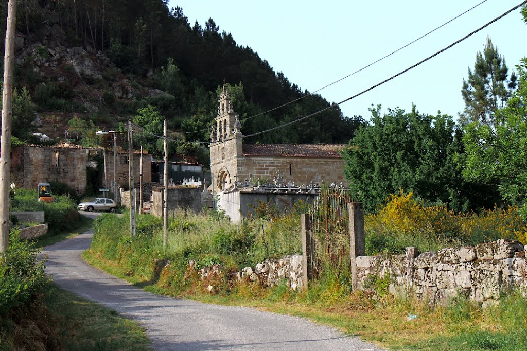 Entrada a Iglesia by Santiago Rguez