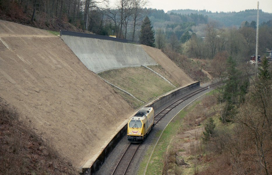 Sanierte Böschung an der Oberbergischen Bahn bei Kotthausen, 23.04.13 by der Volmetaler