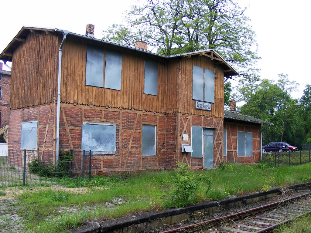 Bahnhof Uckro Süd, ehemaliges Bahnhofsgebäude by velthurvik