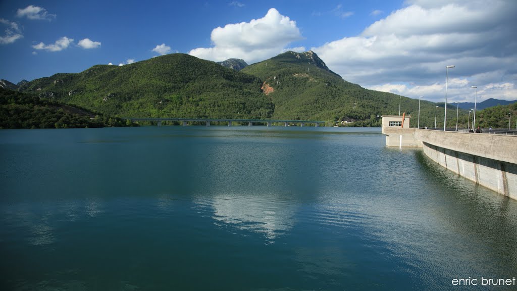 Presa de l'embassament de la Baells by enric brunet