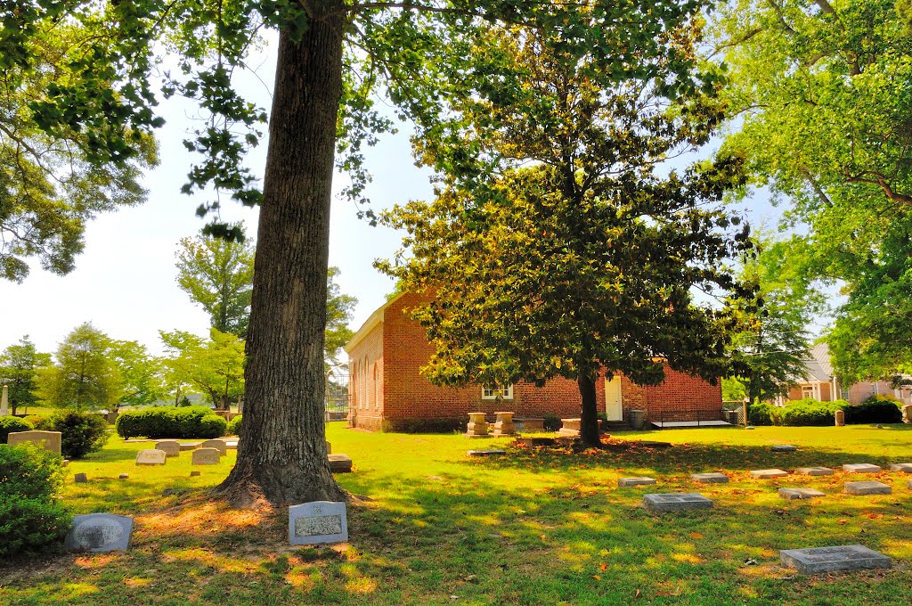 VIRGINIA: MIDDLESEX COUNTY: SALUDA: Christ Church (Episcopal, 1666), 56 Christchurch Lane rear view by Douglas W. Reynolds, Jr.