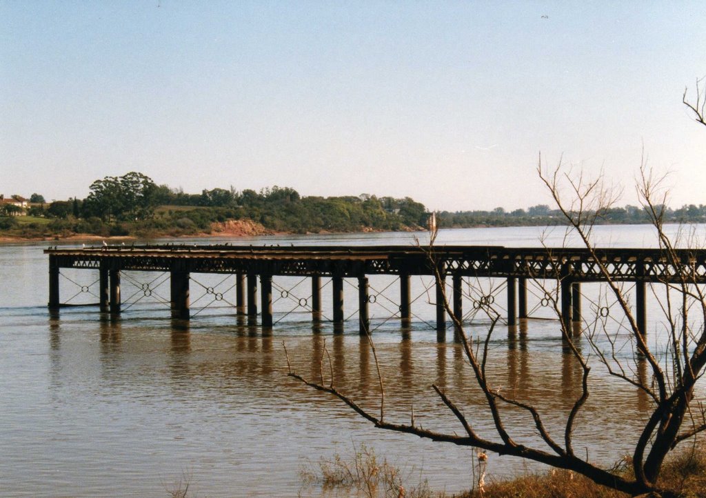 Muelle ferroviario (Muelle "negro") by Edmundo Rodríguez Pr…