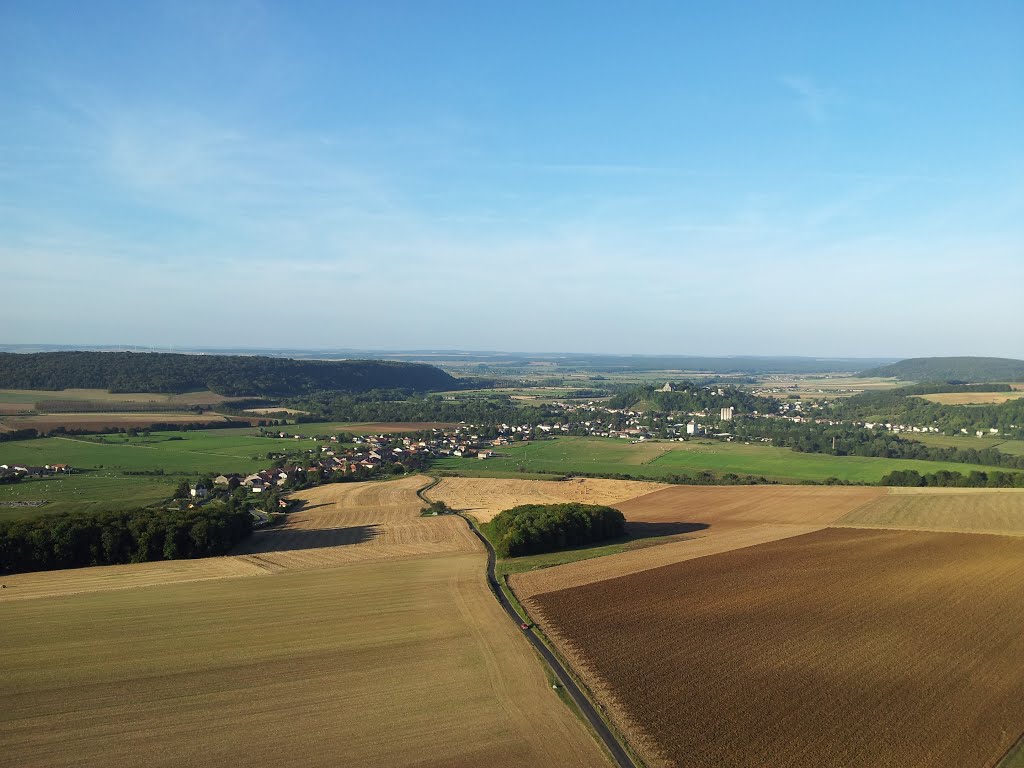 Vol en Ballon - Doulcon, Dun-sur-Meuse, France by Oslo10