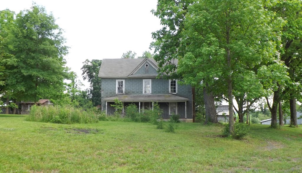 Typical old house abandon near Richland, NC----st by SteveTysinger