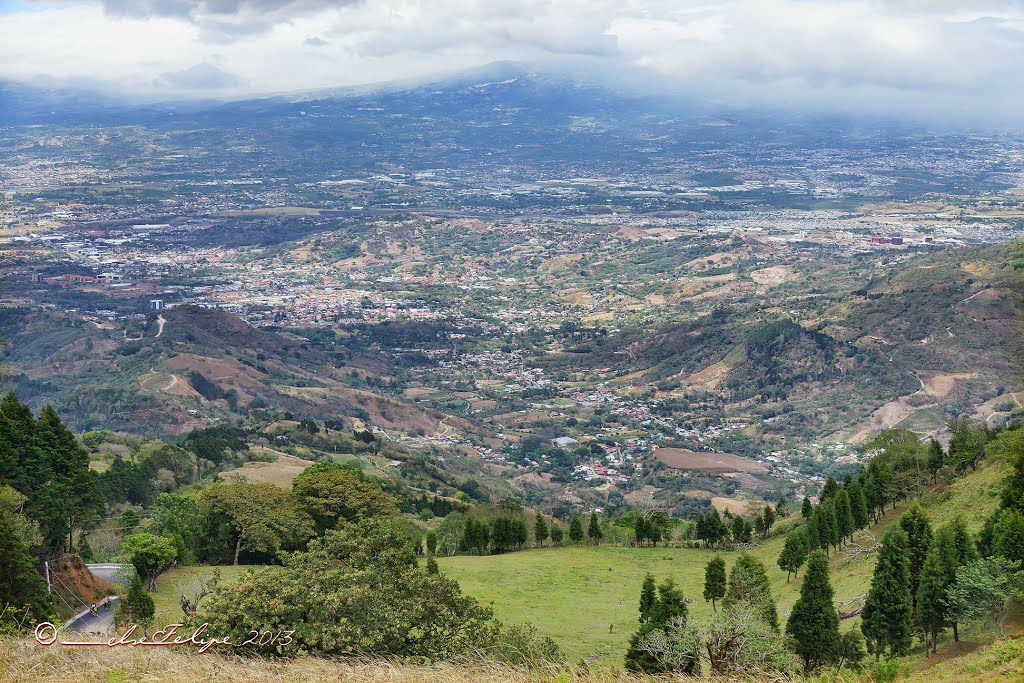 Salitral y Santa Ana, desde el Proyecto Eólico Valle Central, San José, Costa Rica-----------------------My email: artehuetar@gmail.com by Melsen Felipe