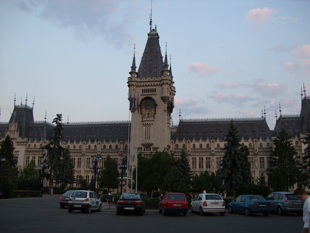 Iasi - Palatul Culturii (The Palace of culture) by SebyS