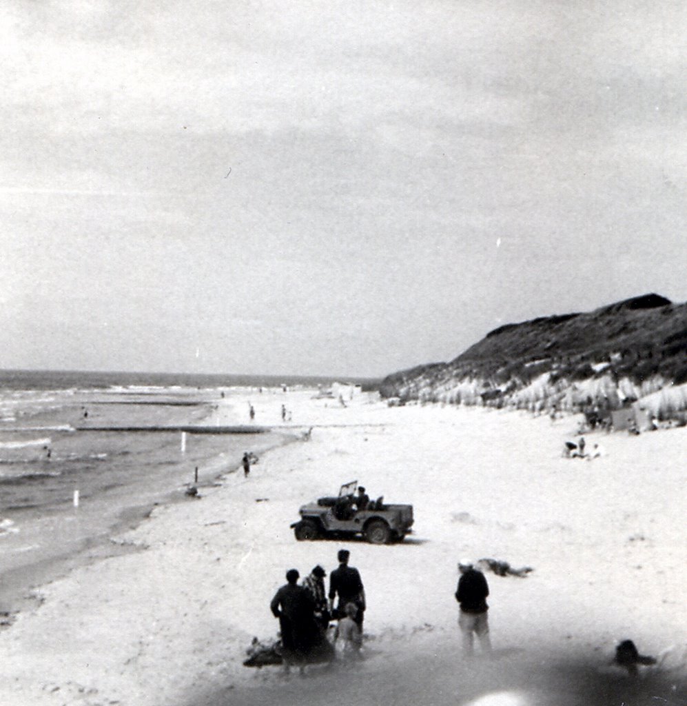 Strand Westenschouwen 1959 by © arij m van waart