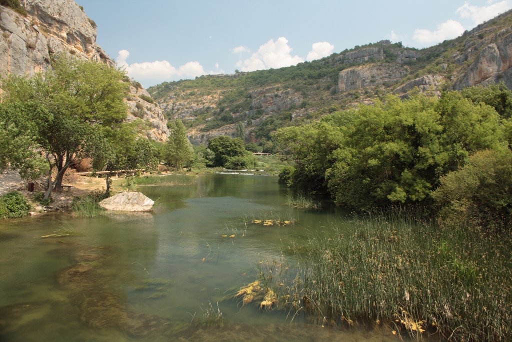 Between Roški slap and Srebrene ogrlice by Bobr