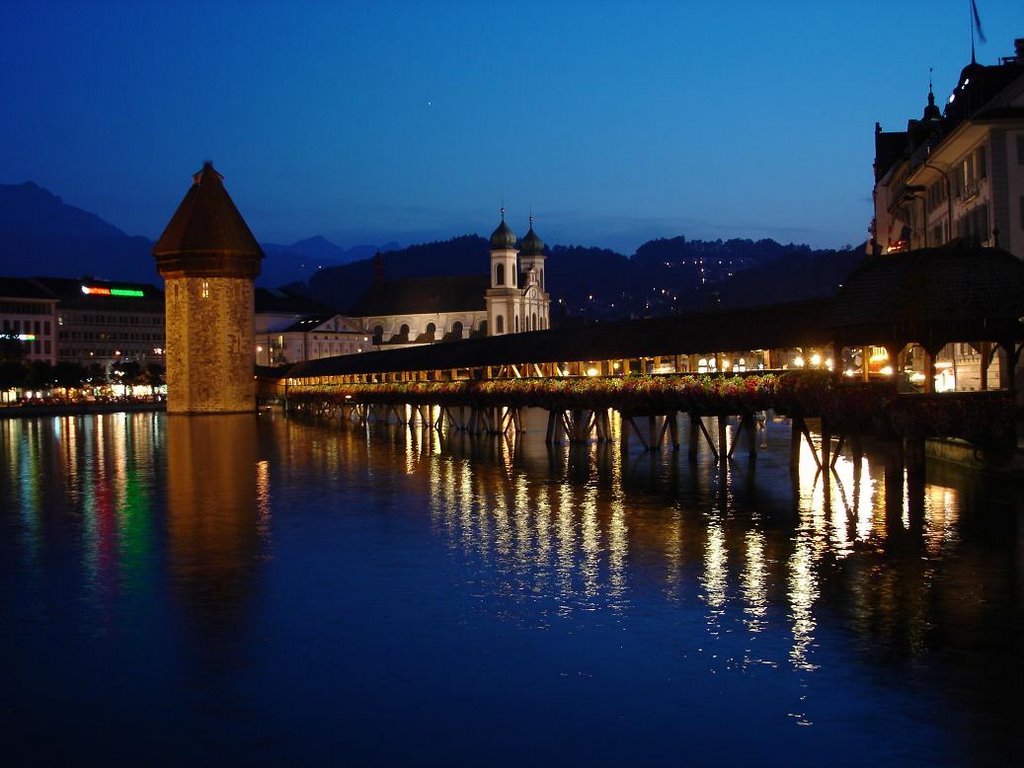 Kapellbrücke in der Nacht by Pascal Jacomet