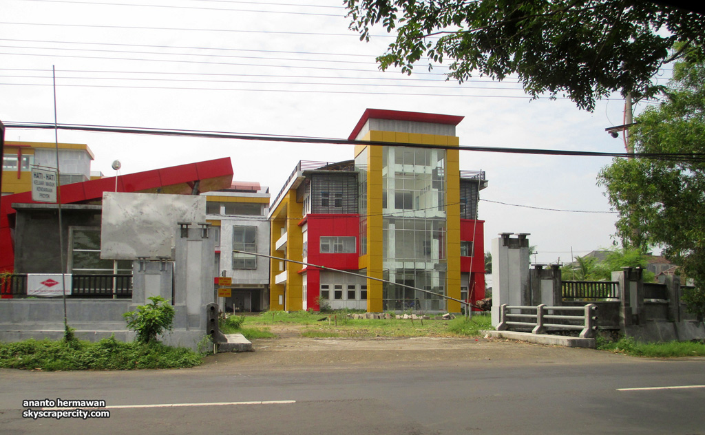 RSUD Gambiran II Kediri by anantohermawan