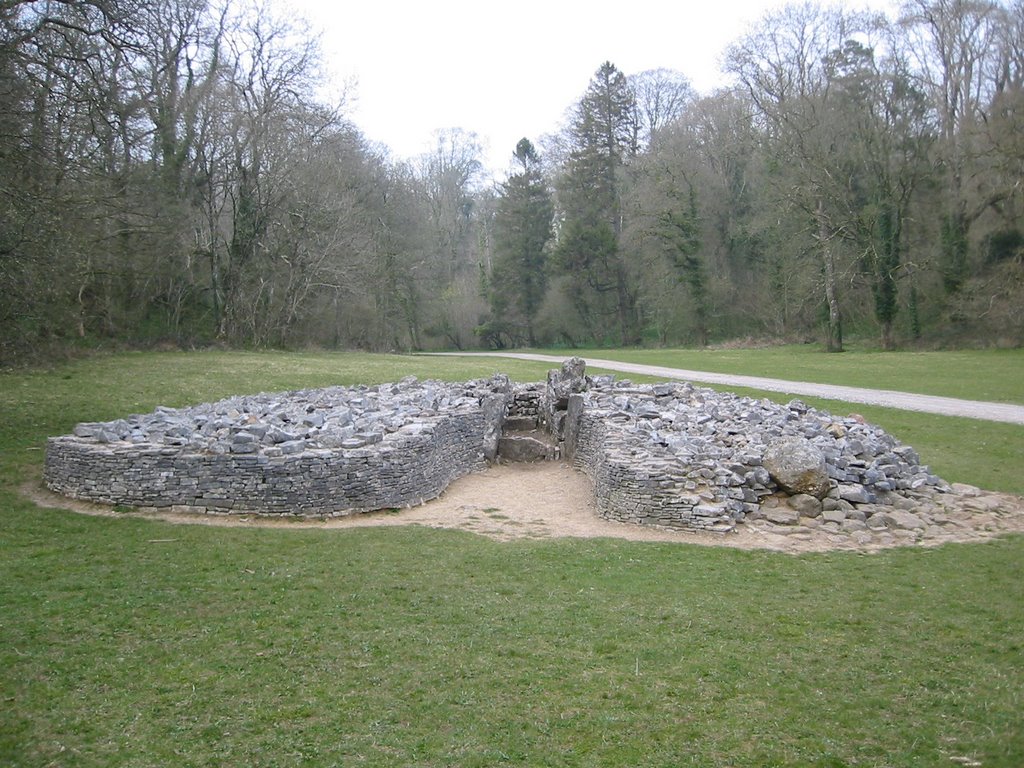 Park Le Bruce, Burial Chamber by Jan Haas