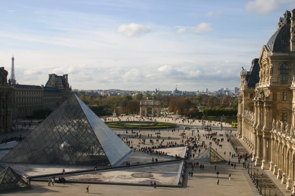 Palais du Louvre - Paris by Momox de Morteau