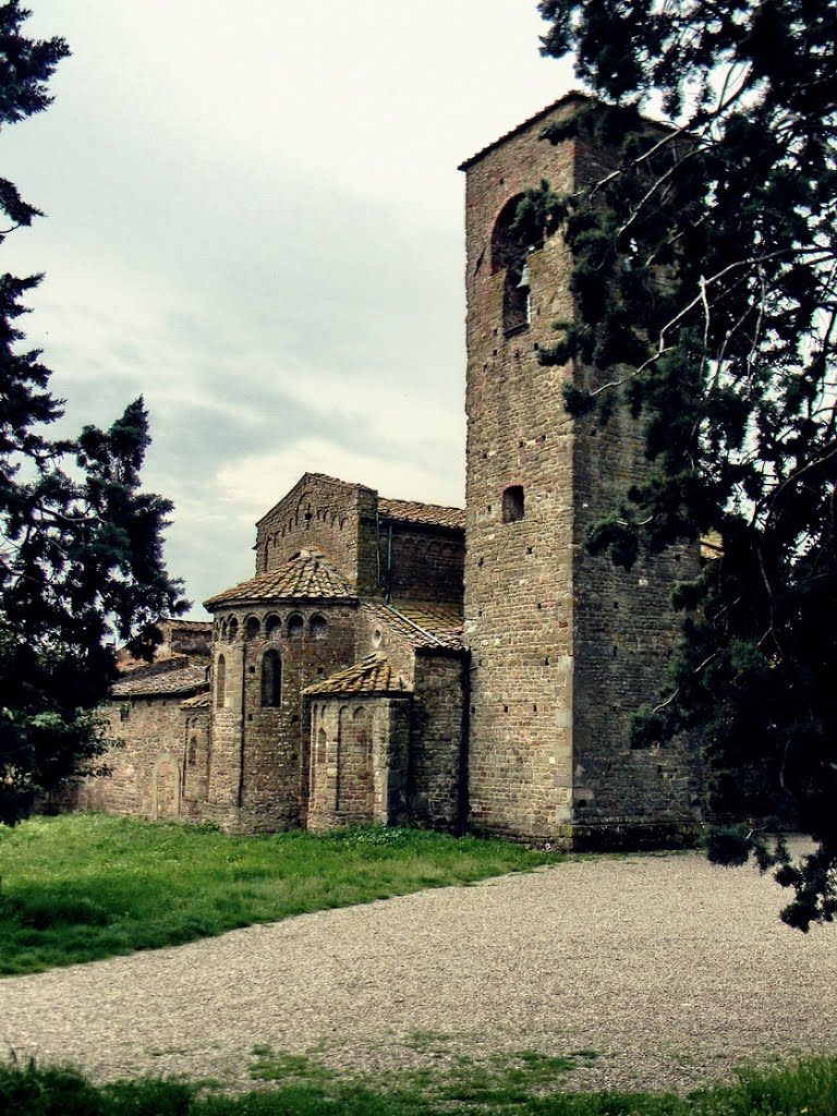 Artimino (Prato), l'antica pieve di San Leonardo by antenoremalatesta