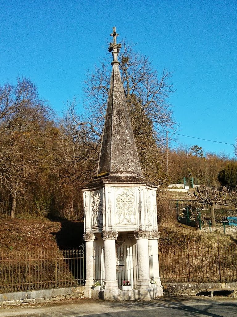 La fontaine de Nanteuil by Dr Bug