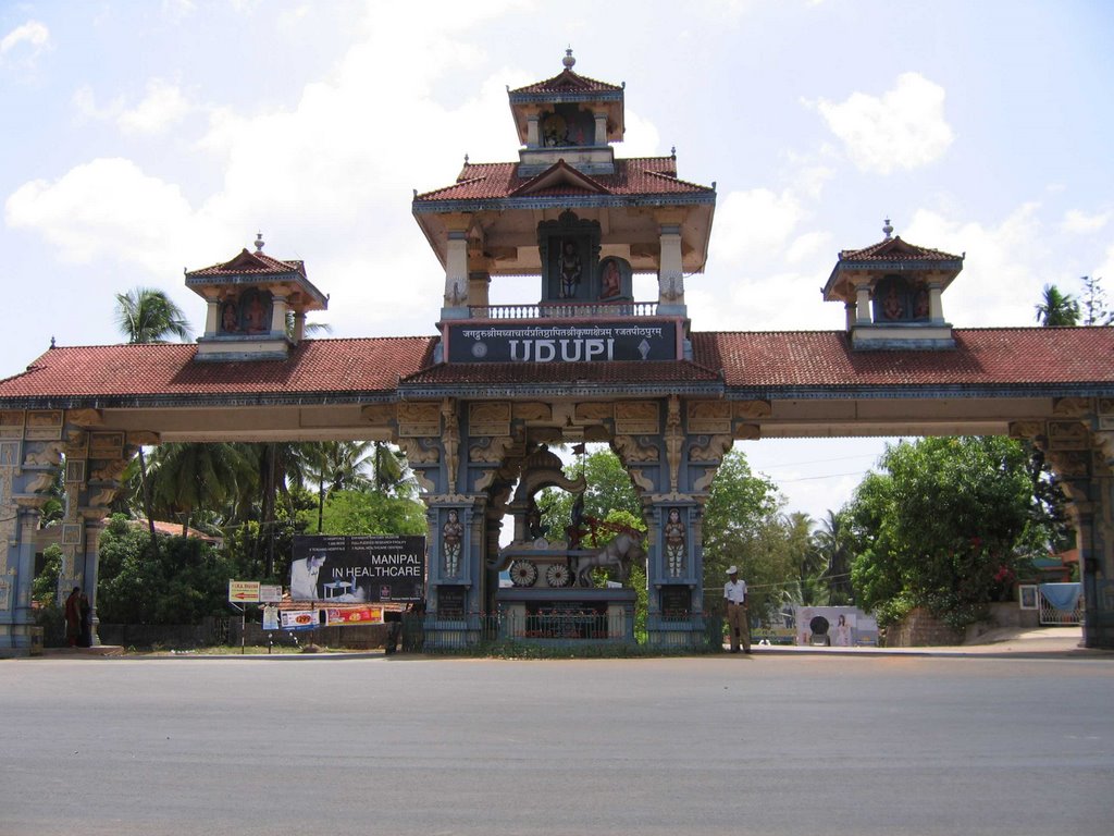 Gateway of Udupi by khkini