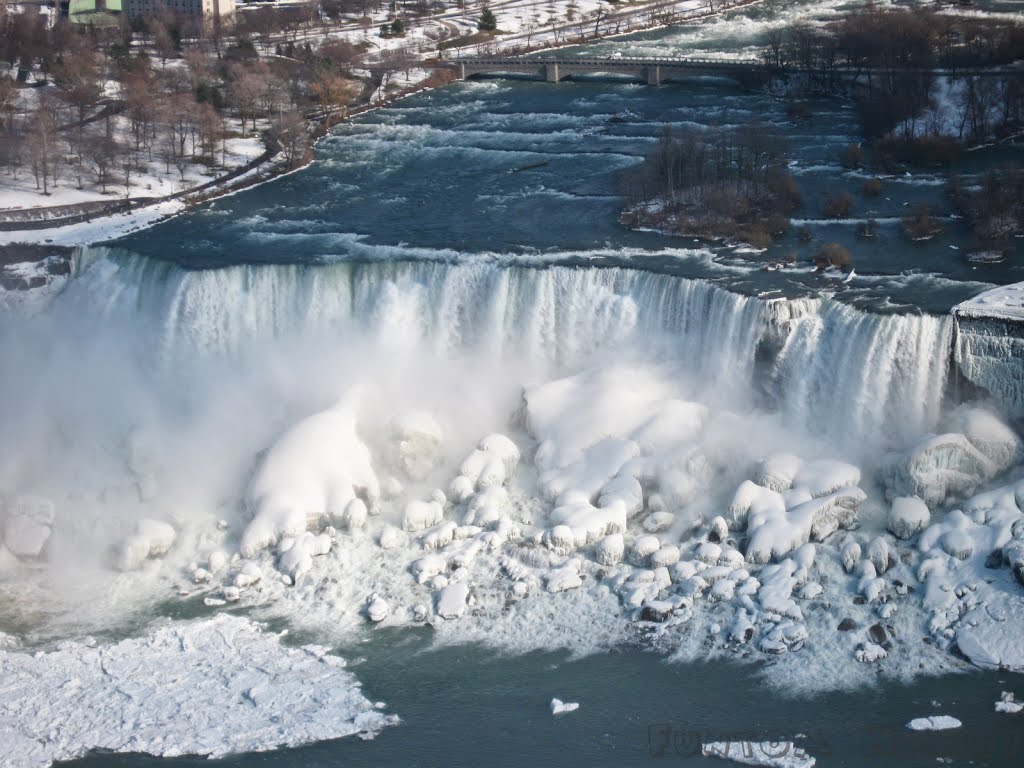 Niagara Falls by Herbij