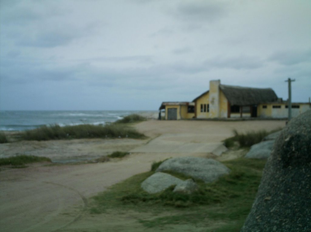 El bar abandonado by laloquisloli