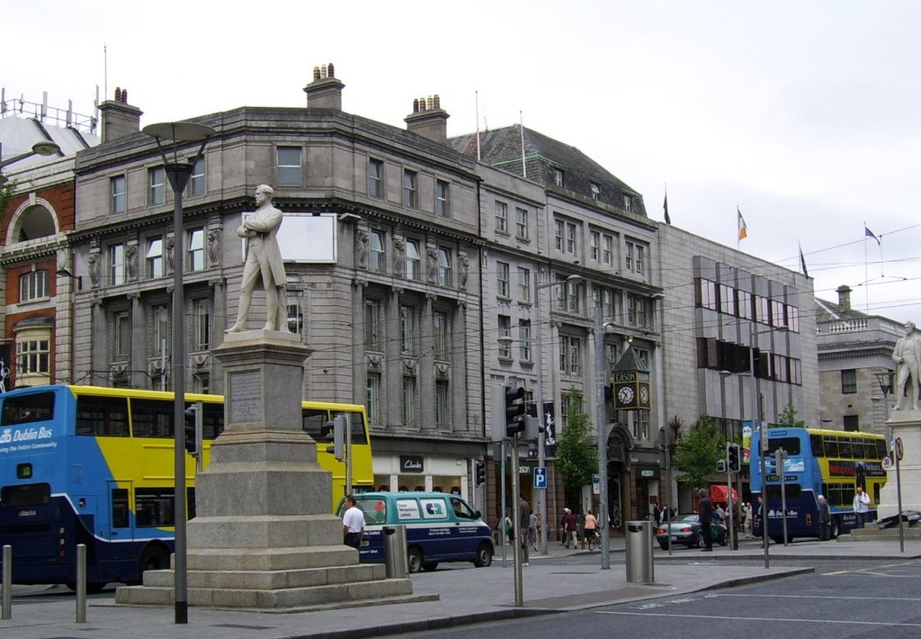 O'Connell Street - William Smith O'Brien by fajna_asia