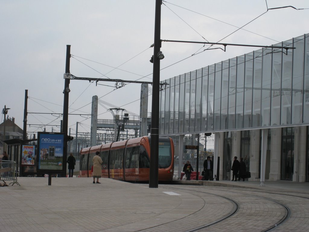 Tramway Gare Nord by Denis72