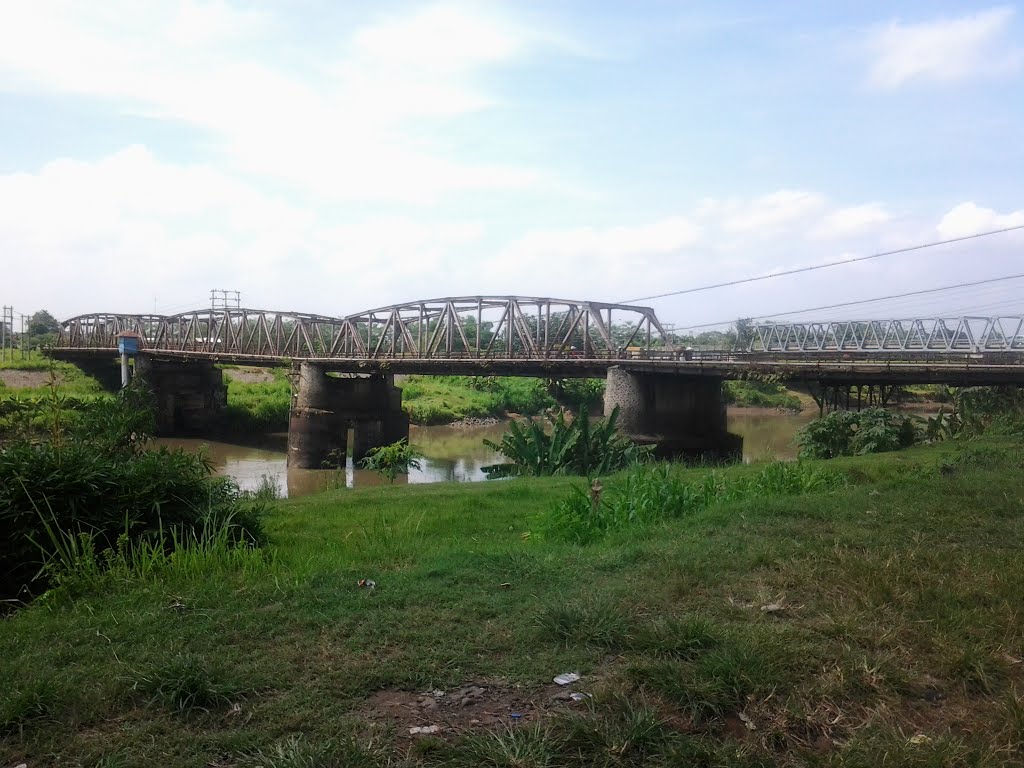 Jembatan Kertosono Lama by teddyardianto