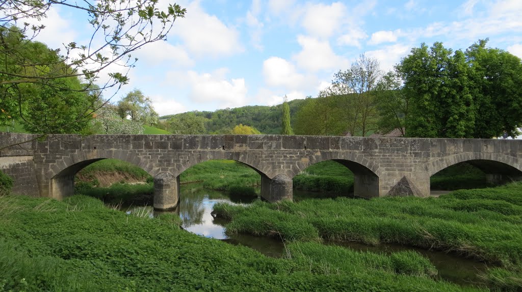 Stein-Brücke Tauberscheckenbach (Adelshofen) by gehsport