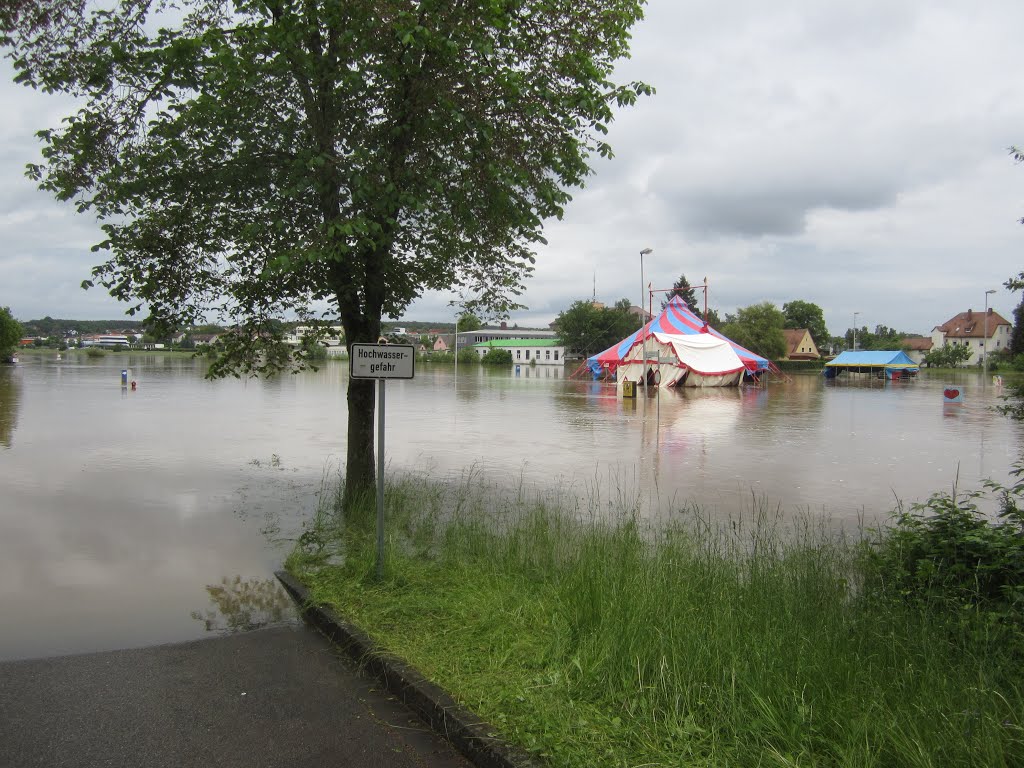 Zirkuszelt unter Wasser bei Höchstadt an der Aisch by Frankenfans