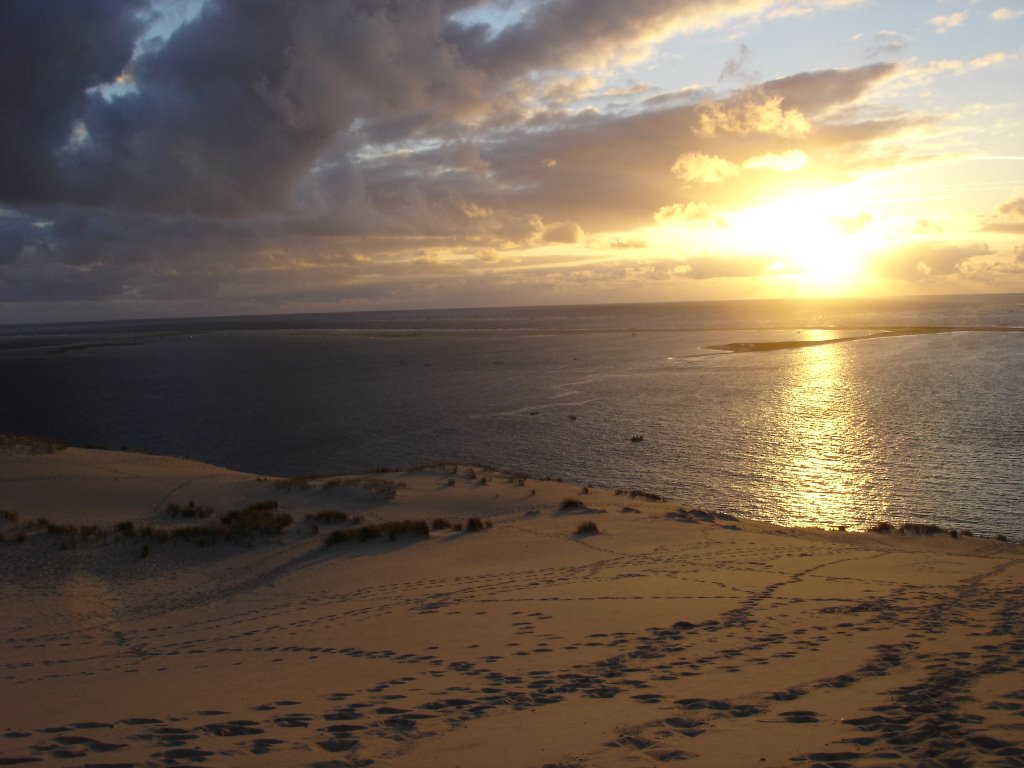 Couché de soleil sur la dune du pyla by la_meuh_12