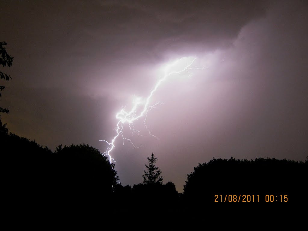 Orage du 21.08.2011 [1/2] by Yoshi69