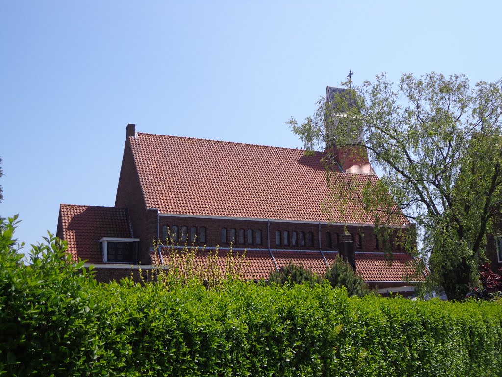 Zijaanzicht Kerk Lewedorp by © rdnjc