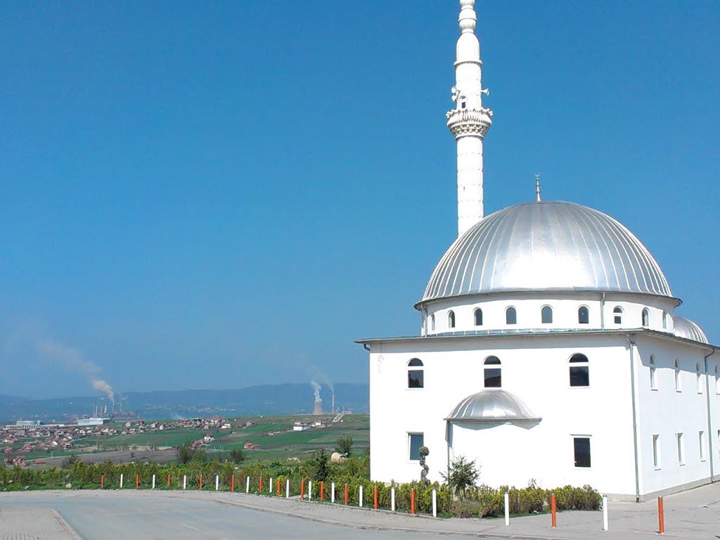 Moschee bei Pristina (April 2013) by TB123