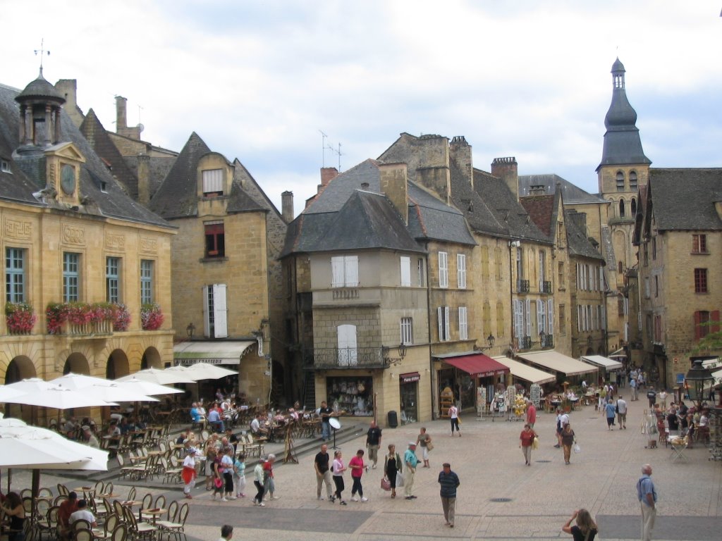 Sarlat by Colin W