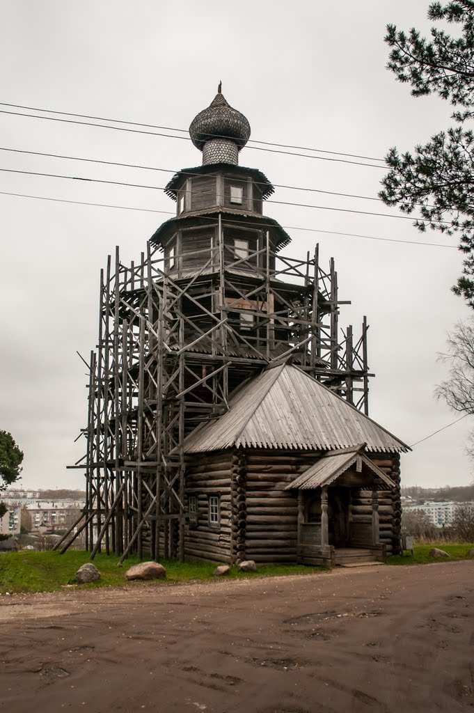 Church Vozneseniya / XVII century / Torzhok / Russia / 2012 by Pavel L. Tretyakov