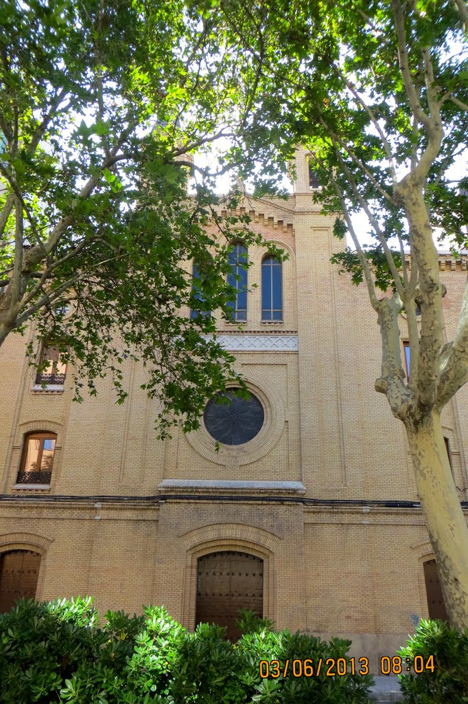 Iglesia en el Paseo Sagasta. Zaragoza. Spain. by María Fernando