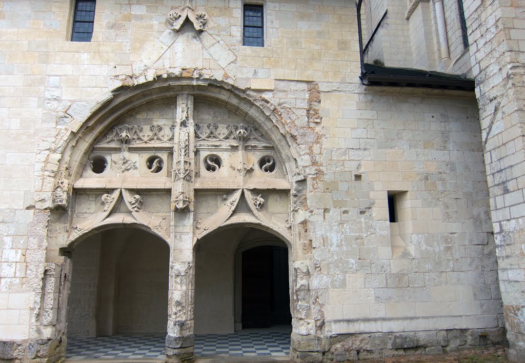 Fontevraud, puerta románica by fuentes tres