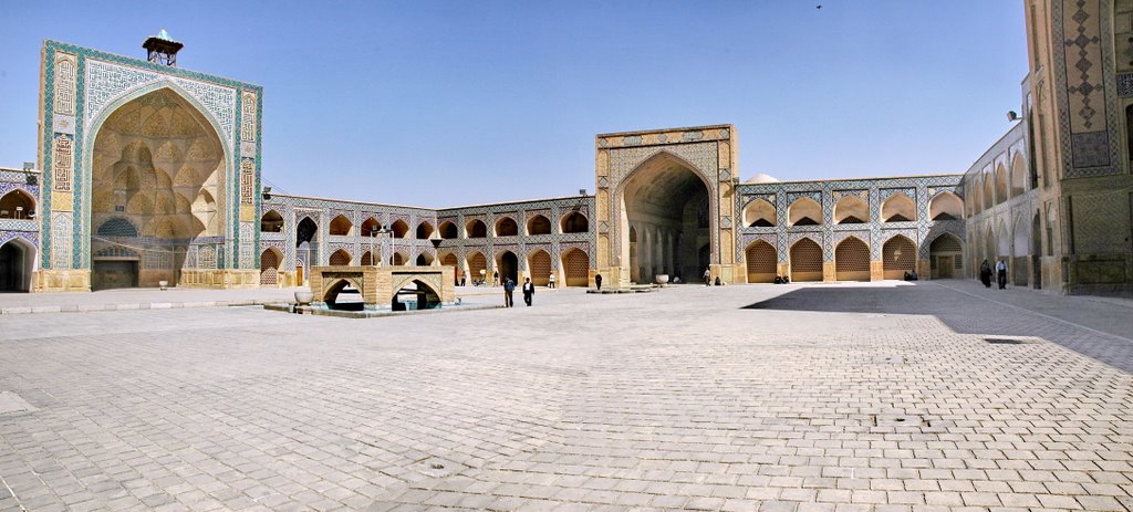 Jamé Mosque of Esfahan, Iran by Nicola e Pina Iran 2008