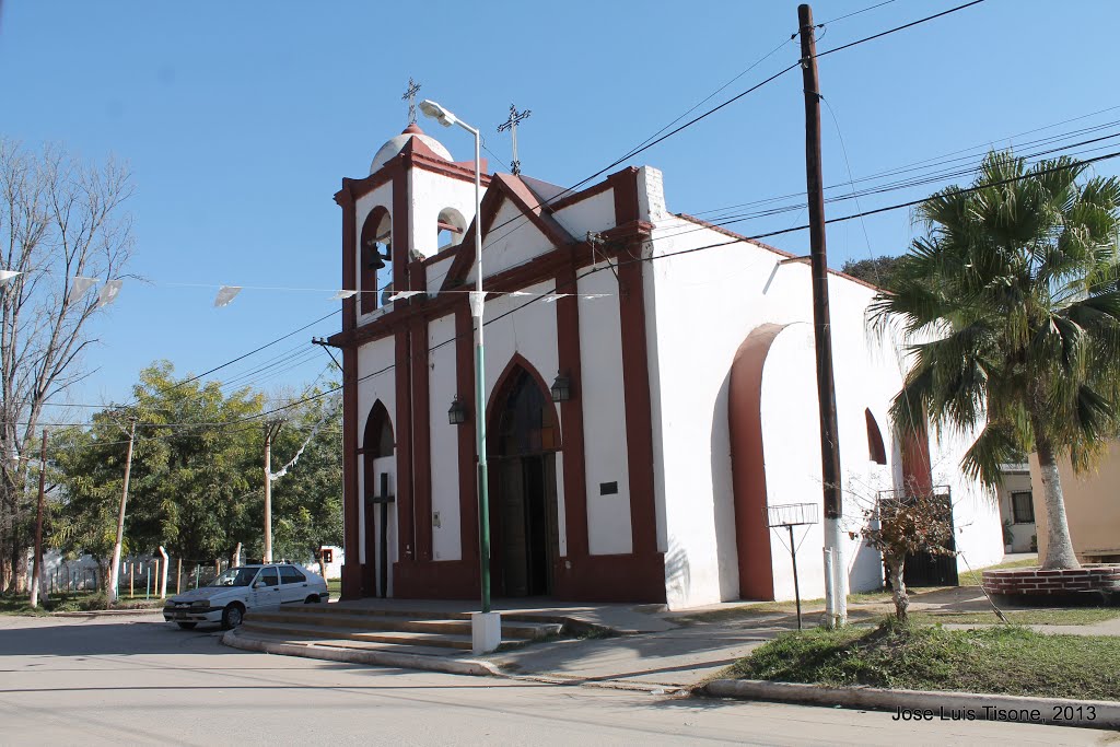 Iglesia en Leales by Jose Luis Tisone